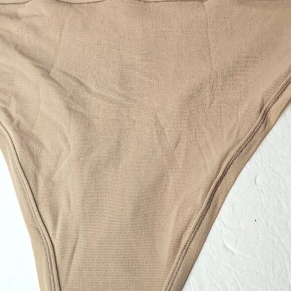 SKIMS HI CUT PANTY NWT - Picture 9 of 9